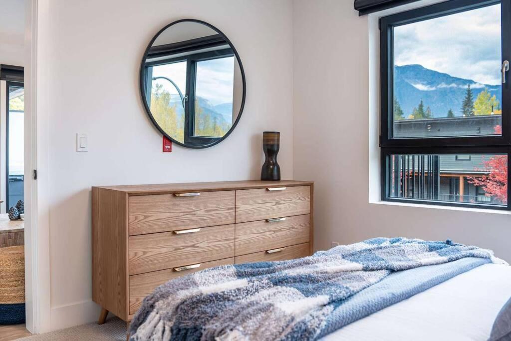 Bluebird Daze By Revelstoke Vacations Exterior foto