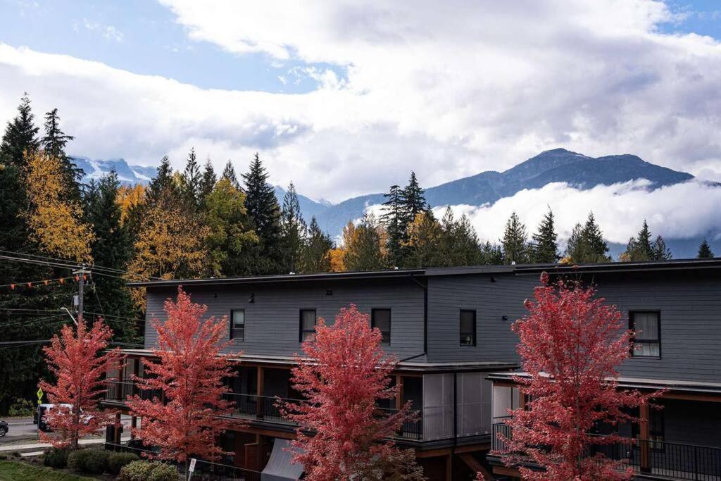 Bluebird Daze By Revelstoke Vacations Exterior foto
