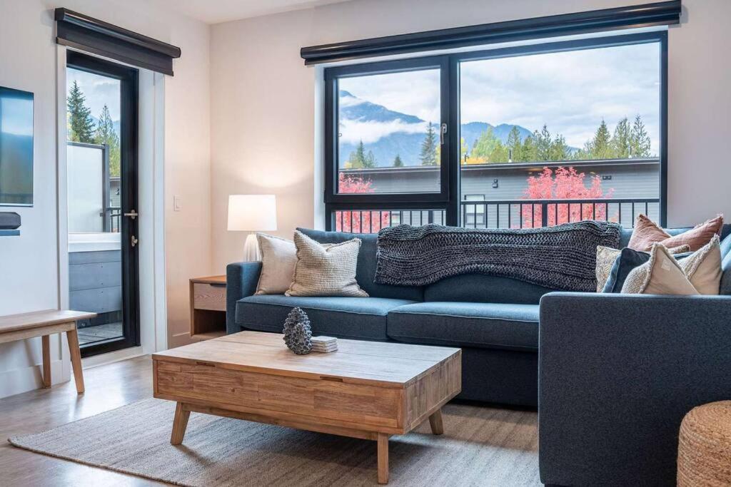 Bluebird Daze By Revelstoke Vacations Exterior foto