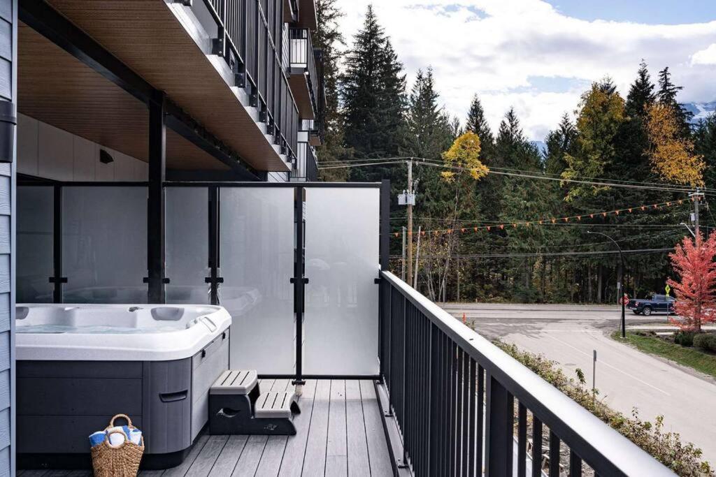 Bluebird Daze By Revelstoke Vacations Exterior foto