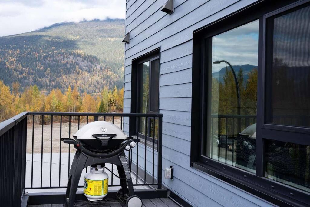 Bluebird Daze By Revelstoke Vacations Exterior foto